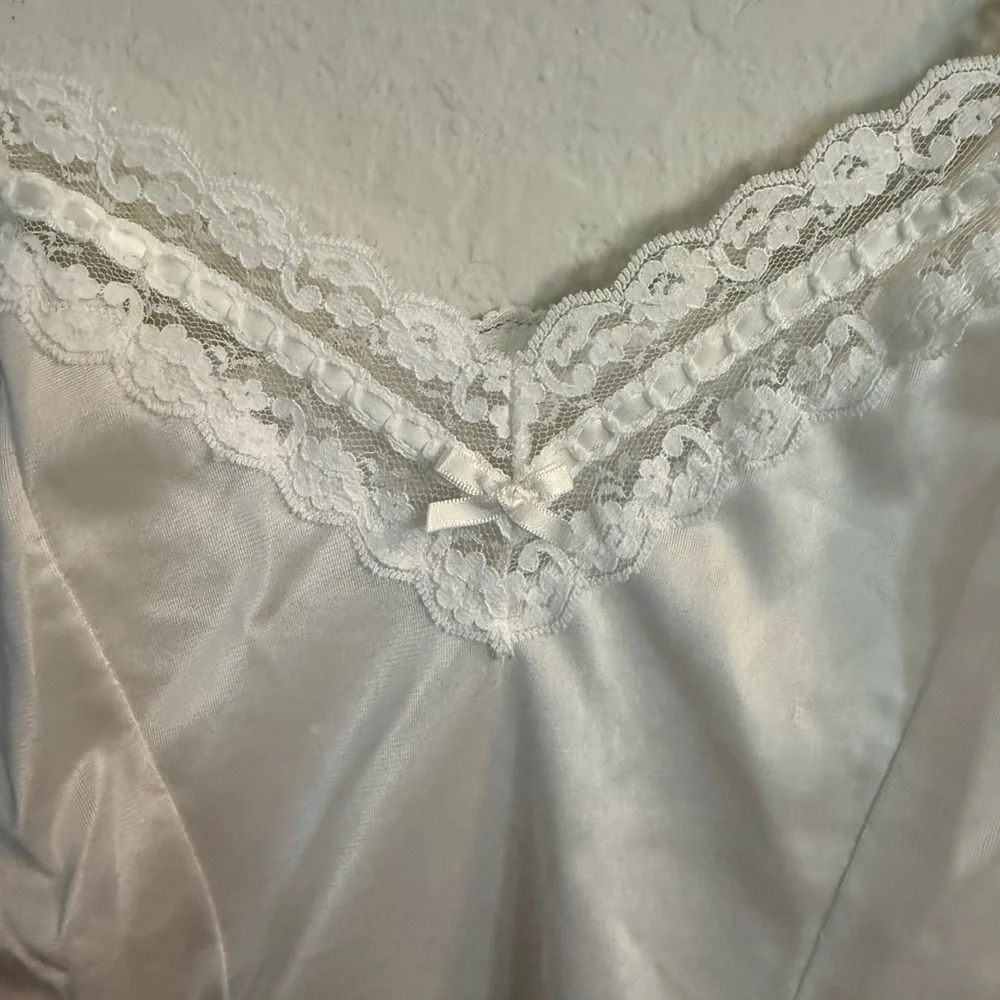 Melody White Lace Trim Camisole - Picture 5 of 8